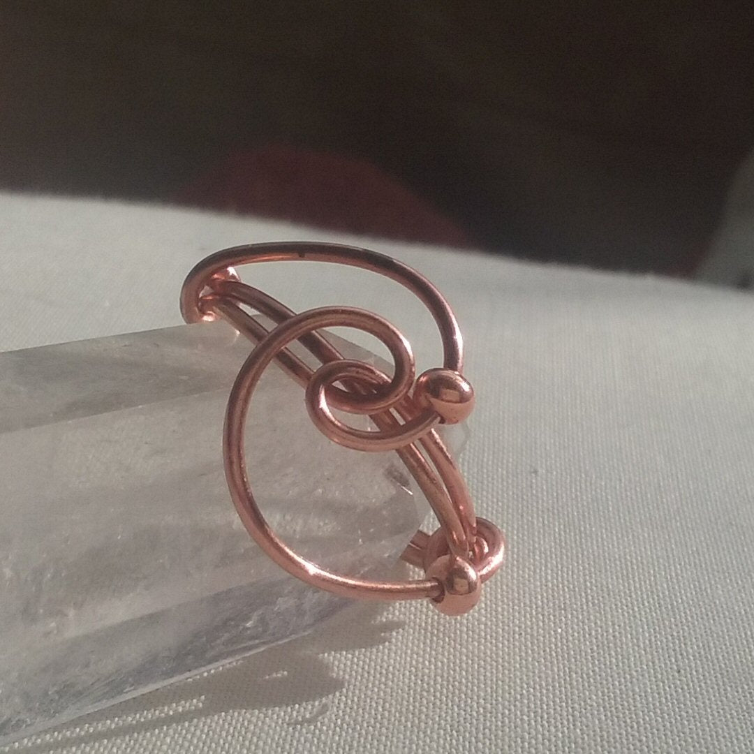 Copper soft open spiral ring - detail