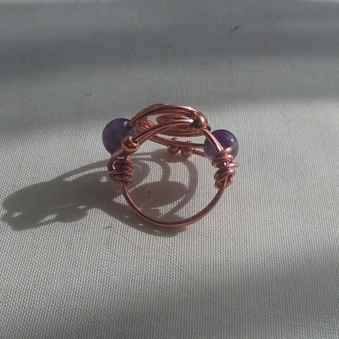 Copper Spiral ring Amethyst beads - detail