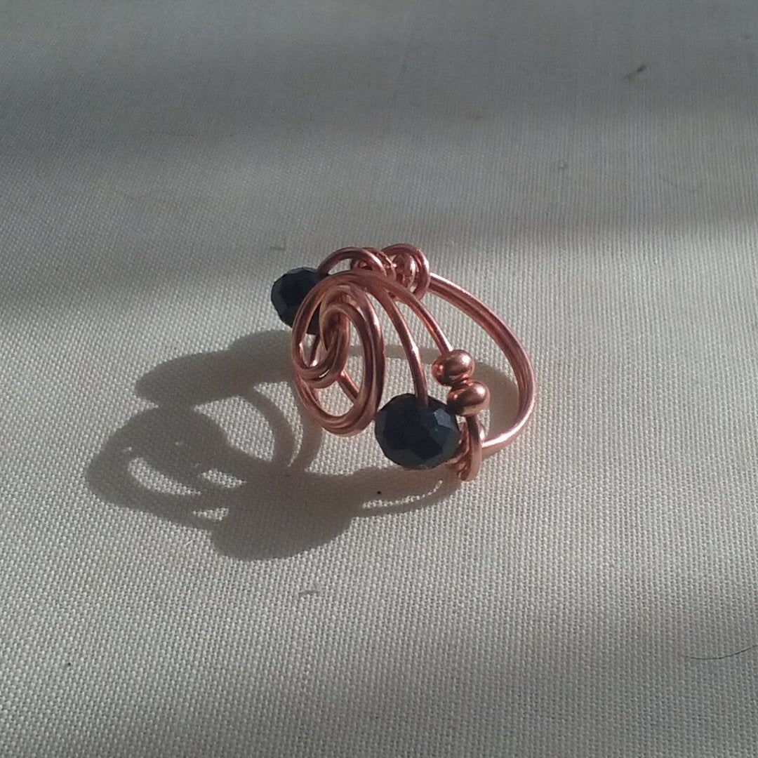 Copper Spiral ring black beads - detail