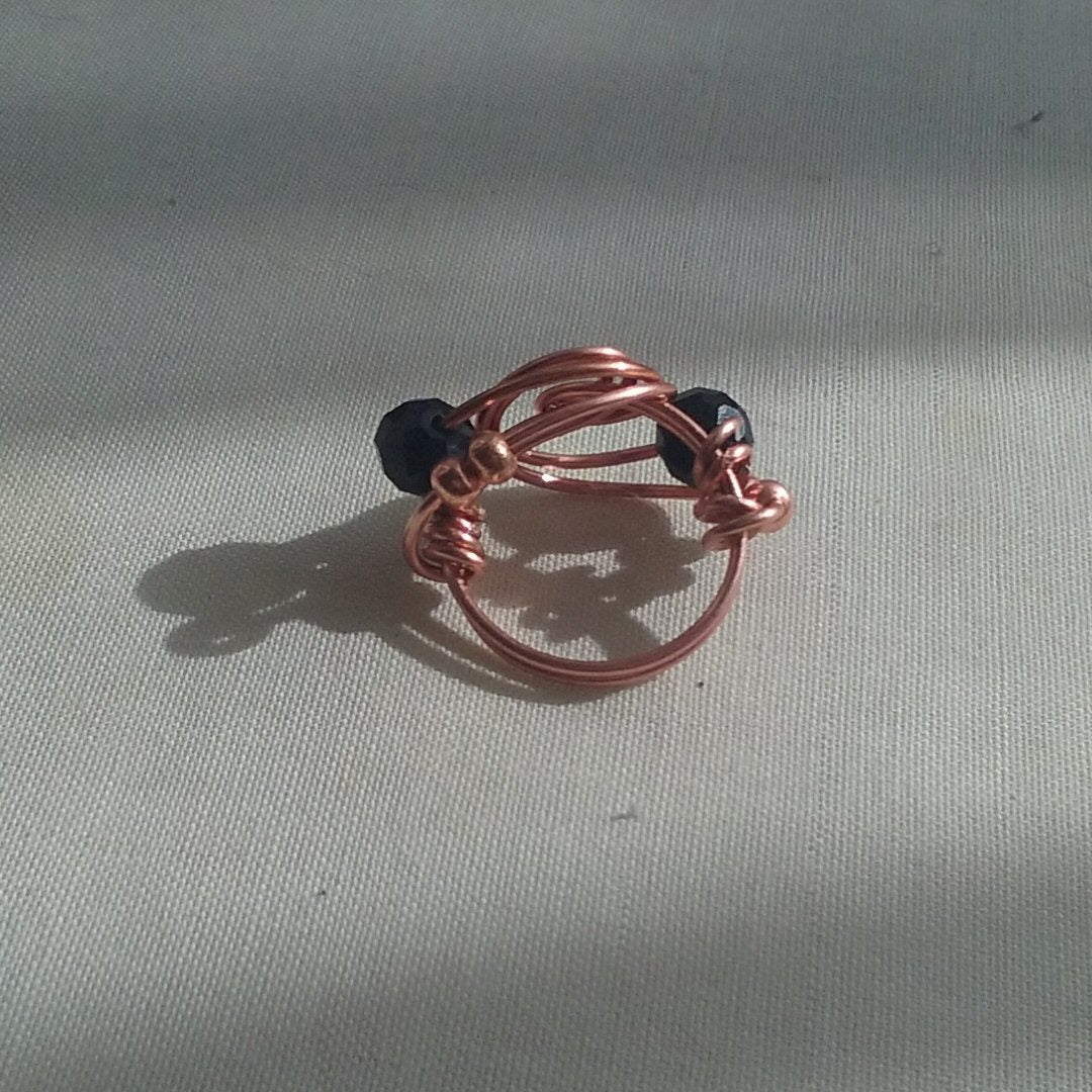 Copper Spiral ring black beads - detail