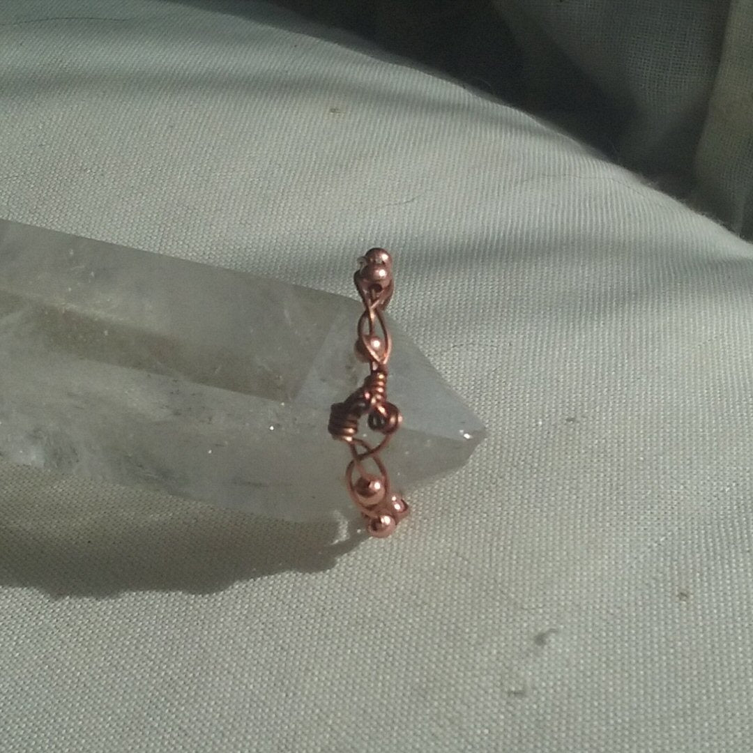 Copper braided ring and beads - detail