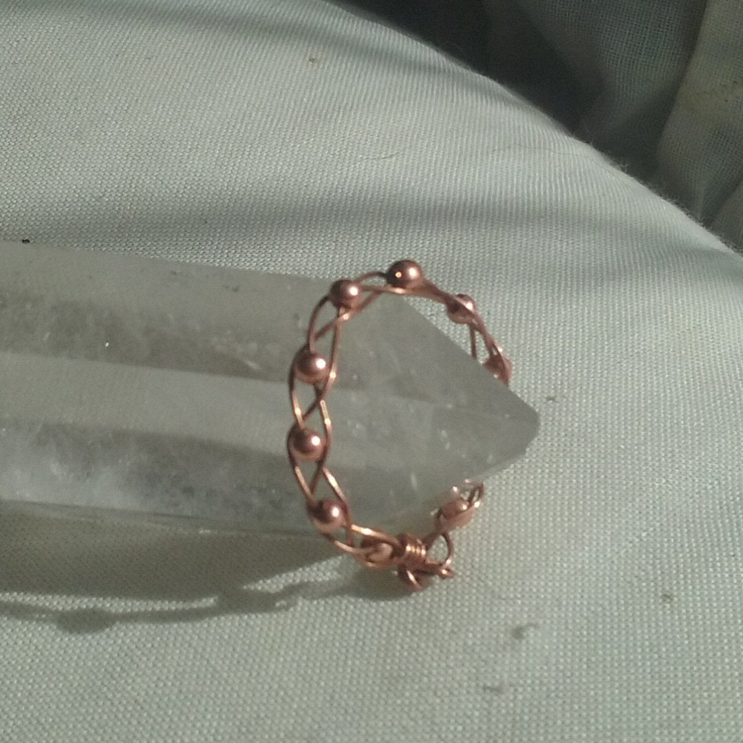 Copper braided ring and beads - detail