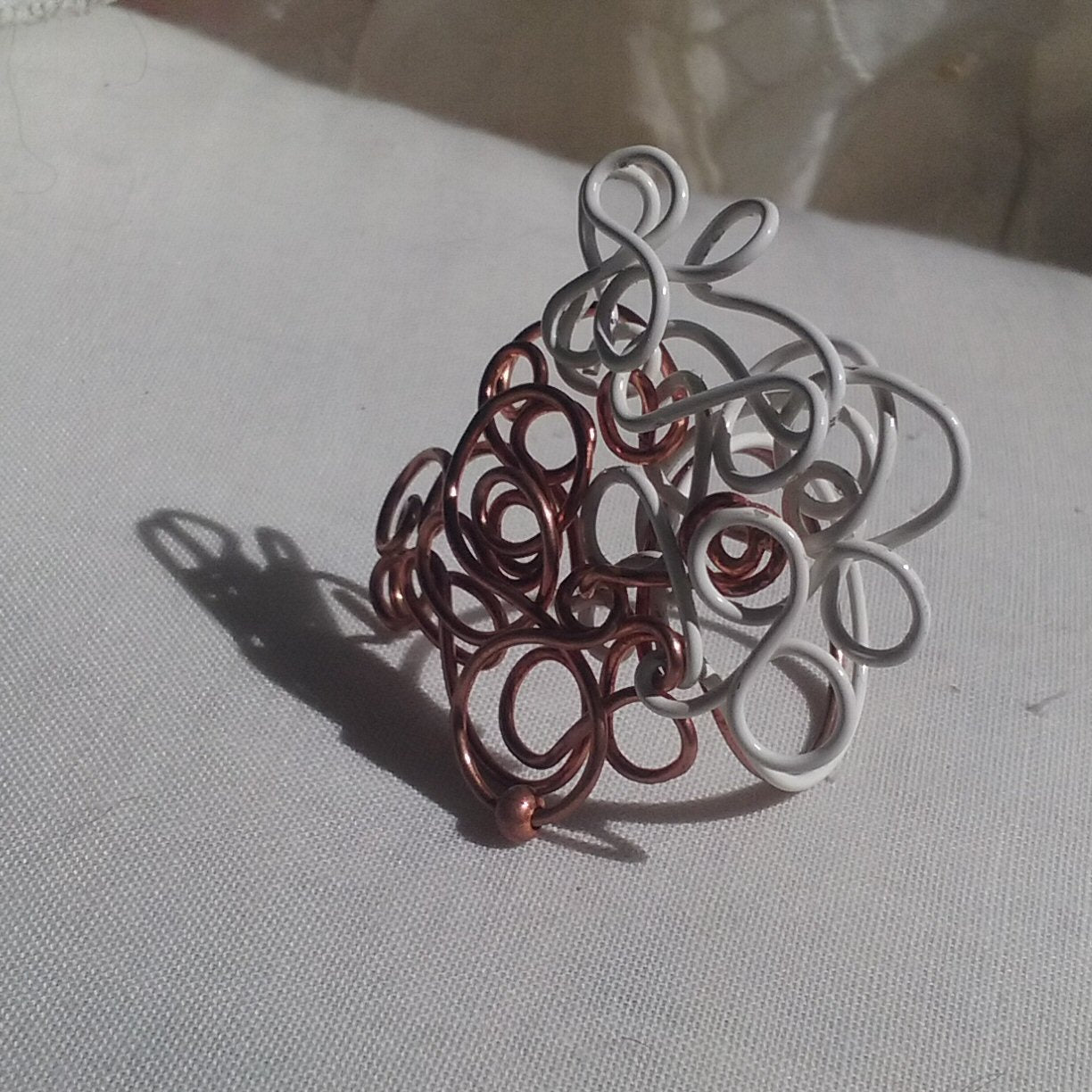 Brain squiggle copper ring - detail