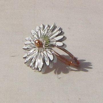 Copper Ring. White daisy button ring - detail