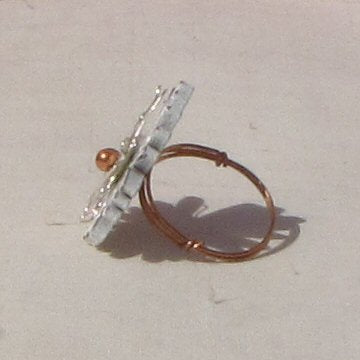 Copper Ring. White daisy button ring - detail