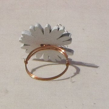 Copper Ring. White daisy button ring - detail