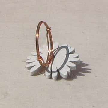 Copper Ring. White daisy button ring - detail