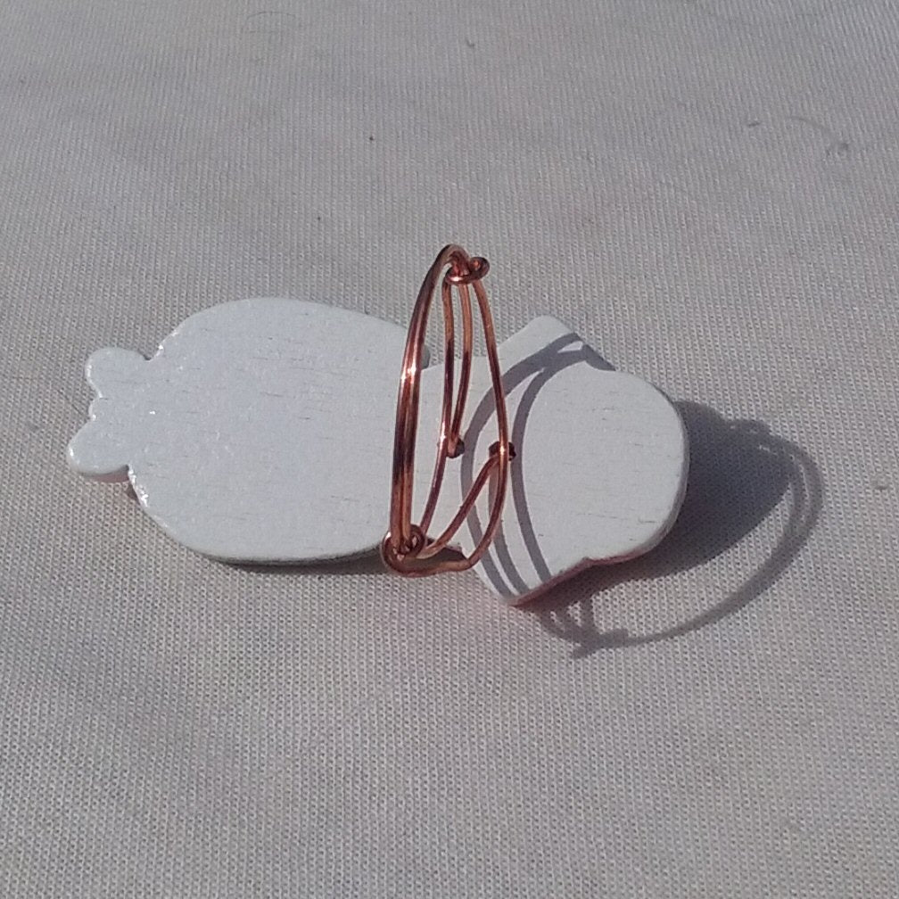 Copper Ring. Japanese Lady red dress - detail