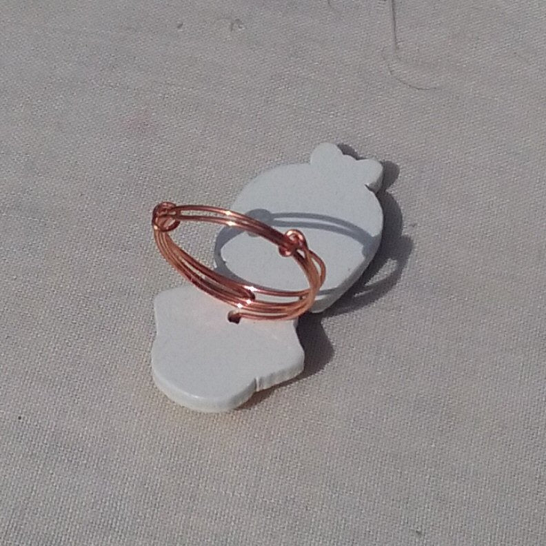 Copper Ring. Japanese Lady yellow loopy dress - detail