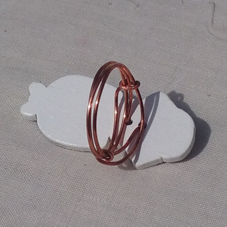 Copper Ring. Japanese Lady lilac dress - detail