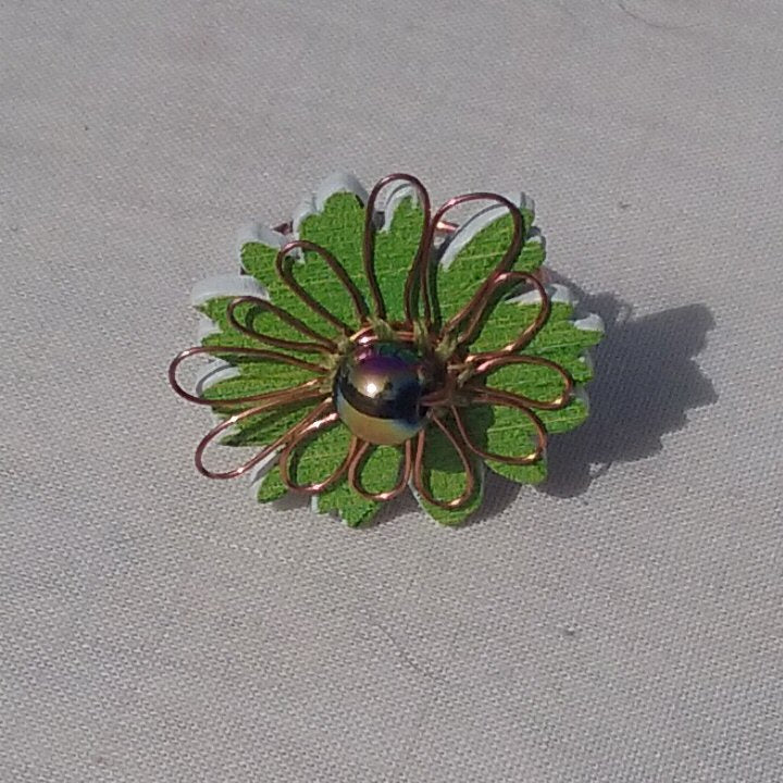 Copper Ring. Light green flower iridescent - detail