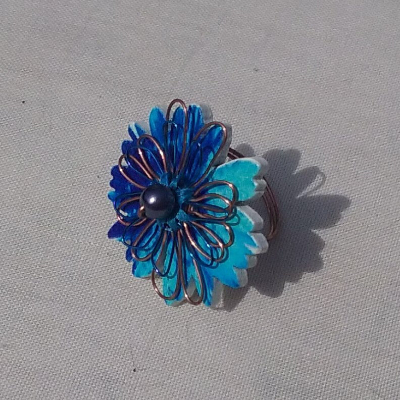 Copper Ring. Two blues flower - detail