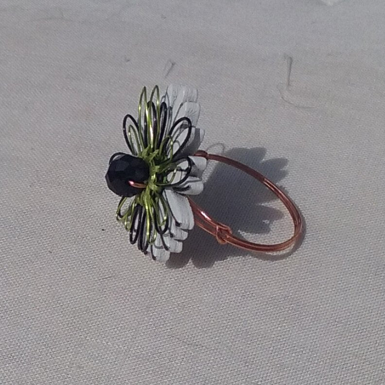 Copper Ring. White and black Daisy - detail