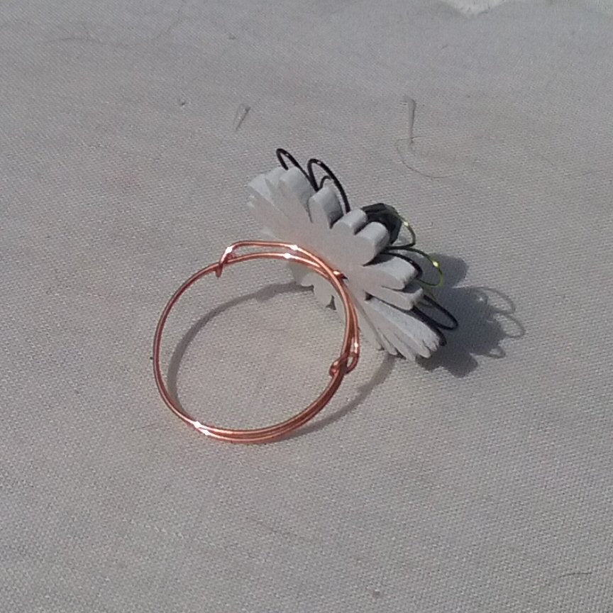 Copper Ring. White and black Daisy - detail