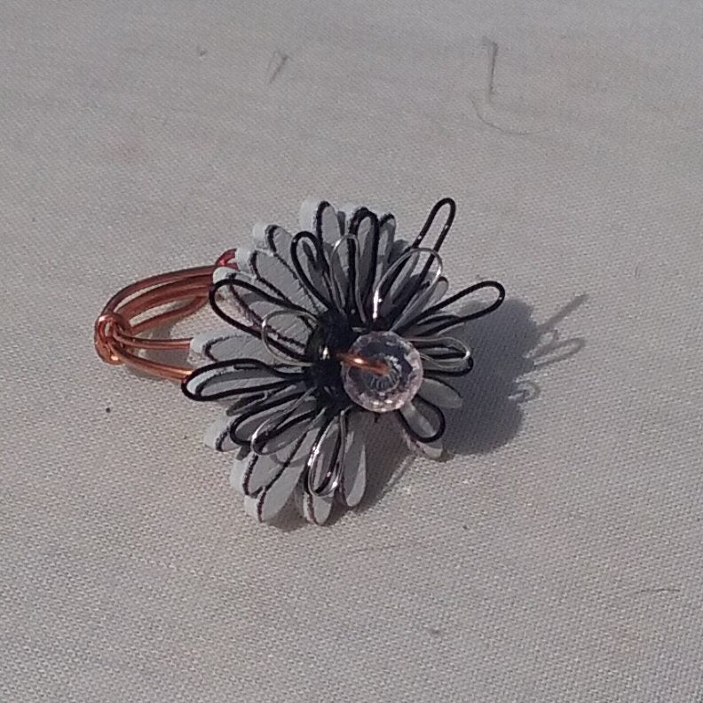 Copper Ring. White and black Daisy - detail
