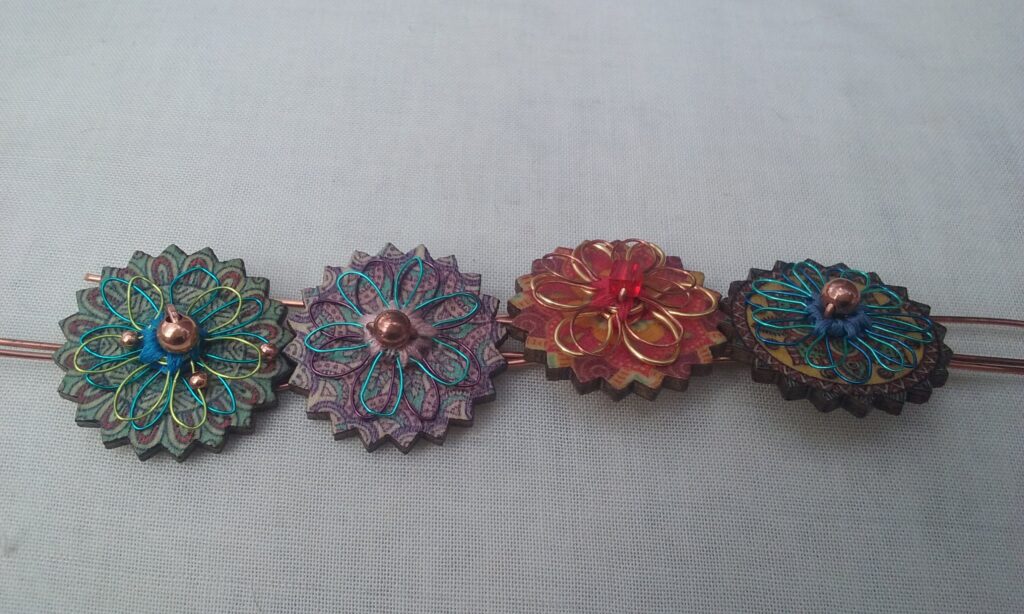 vintage wooden buttons. vwb (2)